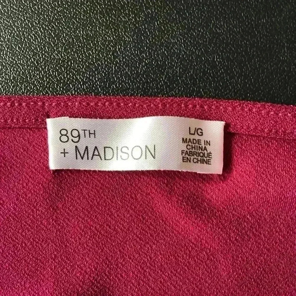 89th+ MADISON FUSCHIA EMBELLISHED keyhole Neck 3/4 Cutout Sleeve Top Size Large - Picture 5 of 6